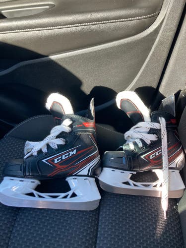 CCM JetSpeed FT440 Hockey Skates 9 (Used)