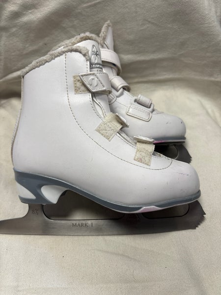 Jackson Ultima Figure Skates B Junior 2 (Used)