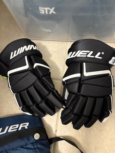Winnwell Gloves 14" (Used) hockey gloves