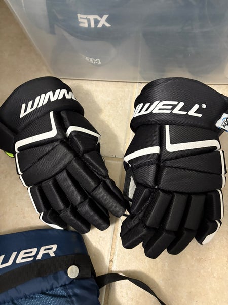 Winnwell Gloves 14" (Used) hockey gloves
