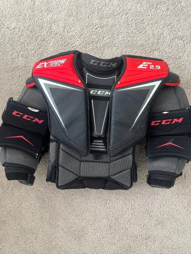 Small CCM eflex 2.9 Goalie Chest Protector (Used)