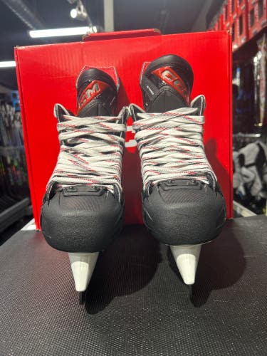 CCM JetSpeed Vibe (SMU) Hockey Skates Regular Width Size 7.5 (New)