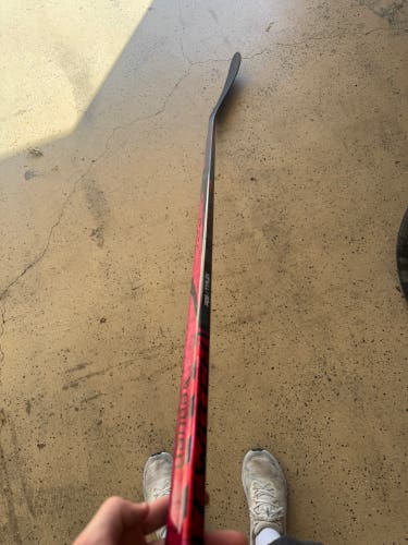 Pro Stock Red Senior Bauer Twitch Right Handed Hockey Stick P28 77 Flex Pro Stock (Used)