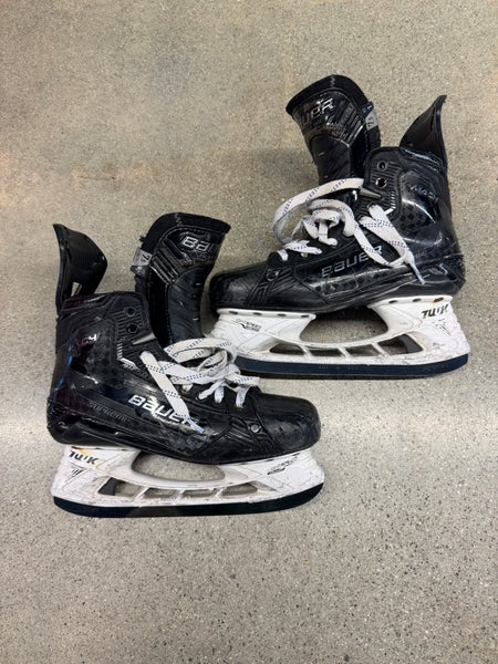 Senior Bauer Supreme Mach Hockey Skates Narrow Width 7.5 (Used)