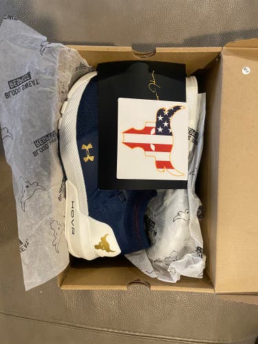 Men's Size M 9.5 (W 10.5) Adult Under Armour Shoes (New)