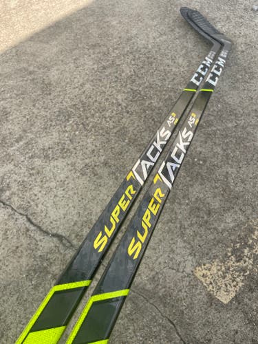 Used 2 PACK CCM Super Tacks AS3 Pro Stock Hockey Stick Grip 85 Flex P90M Left 2771
