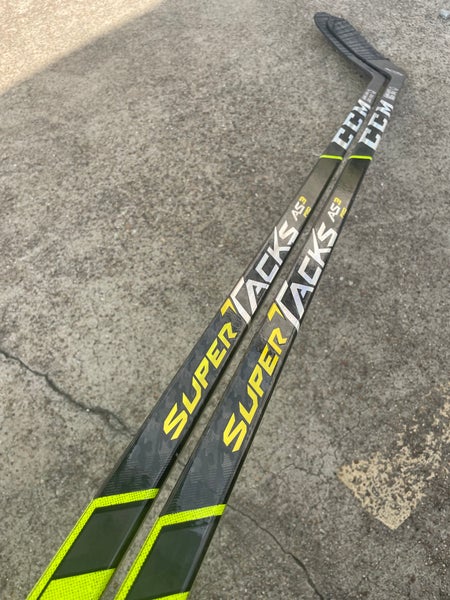 Used 2 PACK CCM Super Tacks AS3 Pro Stock Hockey Stick Grip 85 Flex P90M Left 2771