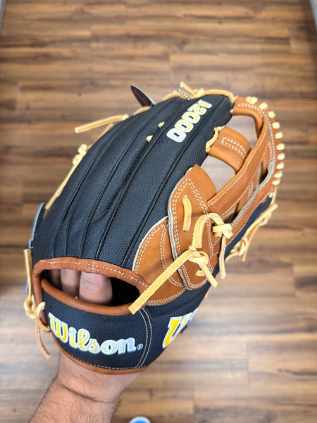 Wilson A2000 RH Outfield Baseball Glove 12.75" 1799 (New)
