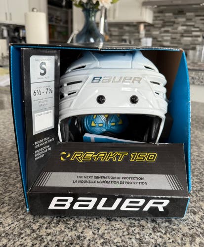 Small Bauer Re-Akt 150 Helmet (New)