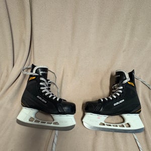 Bauer Supreme 140 Hockey Skates Regular Width Size 3 (Used)
