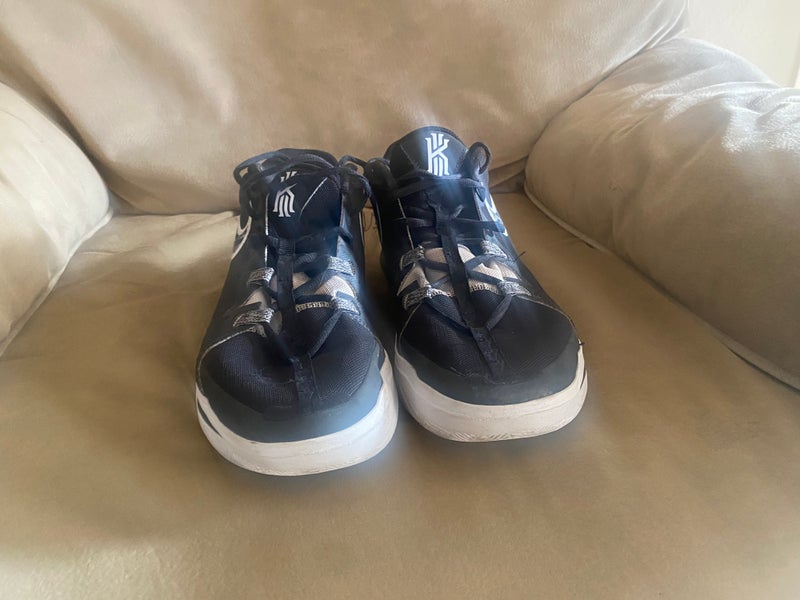 Men's Size M 12.0 (W 13.0) Nike Kyrie 7 Shoes (Used)