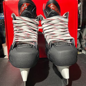 CCM JetSpeed Control (SMU) Hockey Skates Regular Width Size 5 (New)