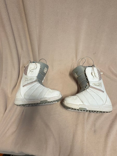 Size M 7.0 (W 8.0) Burton Mint Snowboard Boots (Used)