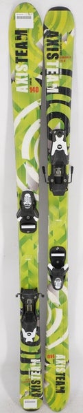 Axis Team Synflex Kids Skis with Bindings - 140 cm Used