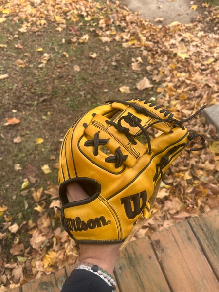 Wilson A2000 RH Infield Baseball Glove 11.5" (Used)