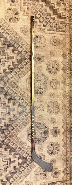 Senior Bauer Vapor Hyperlite 2 Left Hand Hockey Stick P92 77 Flex (Used)