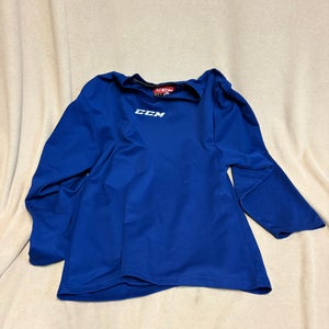 Blue Small Adult Unisex CCM practice jersey (Used)