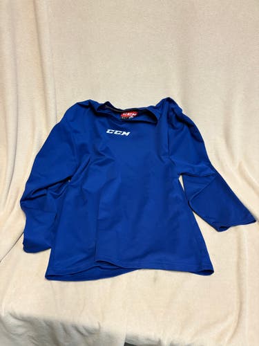 Blue Small Adult Unisex CCM practice jersey (Used)