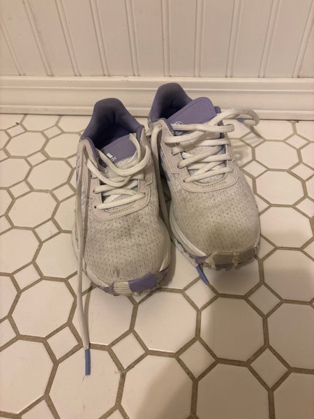 Kid's Size girls 2.5 Adidas Golf Shoes (Used)