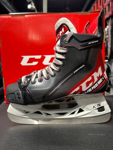 2021 CCM JetSpeed Control (SMU) Hockey Skates Regular Width 9 (New)