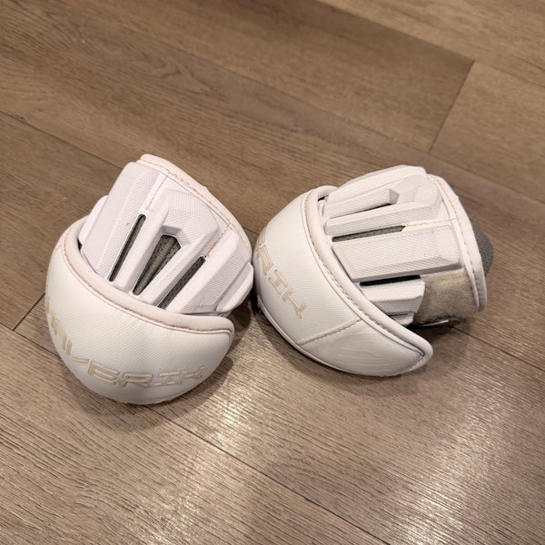 Medium/Large Adult Maverik Max elbow caps (Used)