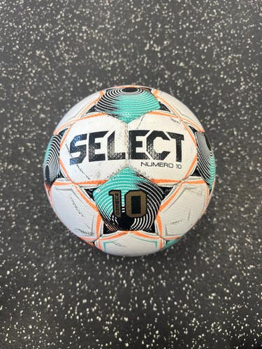 Used Select NUMERO 10 All Size Soccer Ball White 5 11849-S000033713