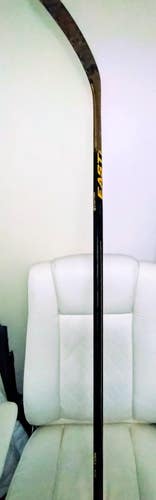 Easton Stealth Right Handed Hockey Stick PM9 65 Flex INT
