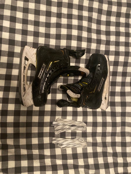 2018 Bauer Supreme 2S Pro Hockey Skates Regular Width Size 3 (Used)