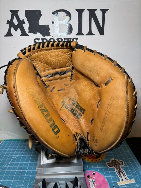 Mizuno Power Close RH Catcher's Baseball Glove 32.5" (Used)