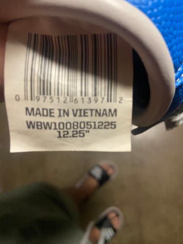 2025 Wilson A2000 RH Outfield Baseball Glove 12.25" (New)