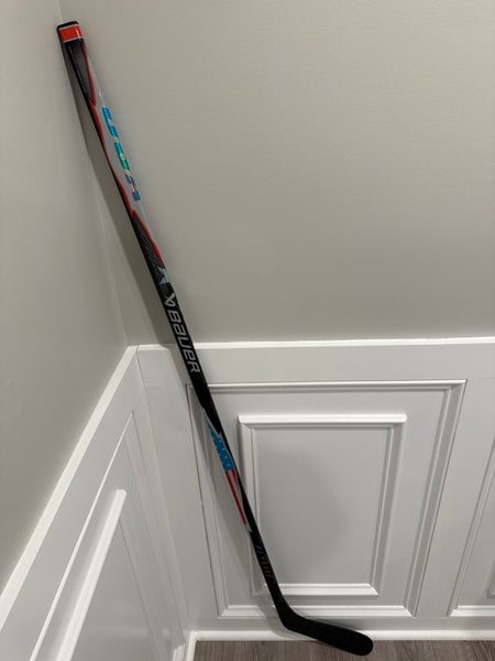 Senior Bauer Vapor FlyLite Right Handed Hockey Stick P92 70 Flex (New) USA flag red white and blue