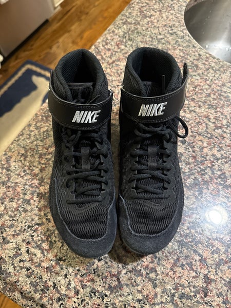 Nike (Used) Youth 4.5 Speedsweep VIII shoes