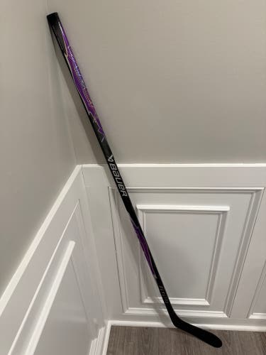 Senior Bauer Vapor FlyLite Left Handed Hockey Stick P28 (New) 70 flex purple