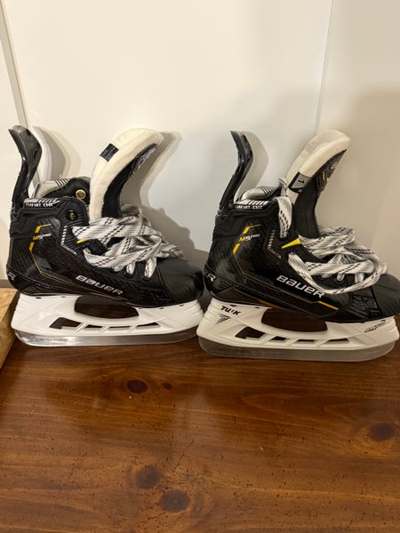 Bauer Supreme M5 Pro Hockey Skates Regular Width Size 1 (Used)