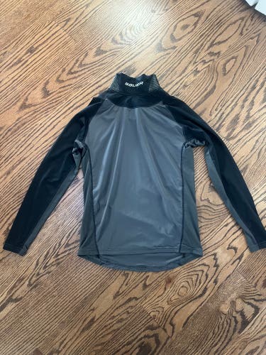 Youth medium Bauer neck guard shirt