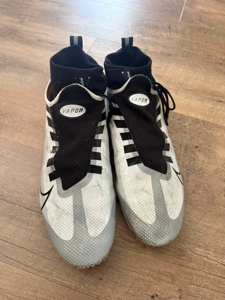 Men's Size M 14.0 (W 15.0) Nike Low Top Molded Cleats (Used)