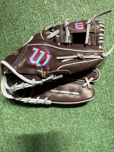 2022 Wilson A1000 RH Infield Baseball Glove 11.5" (New)