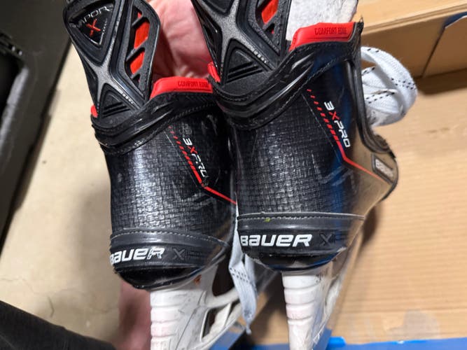 Bauer Vapor 3X Pro Hockey Skates Size 4.5 (Used) w/2 sets of Bladetech and 1 LS Pulse SS Runners