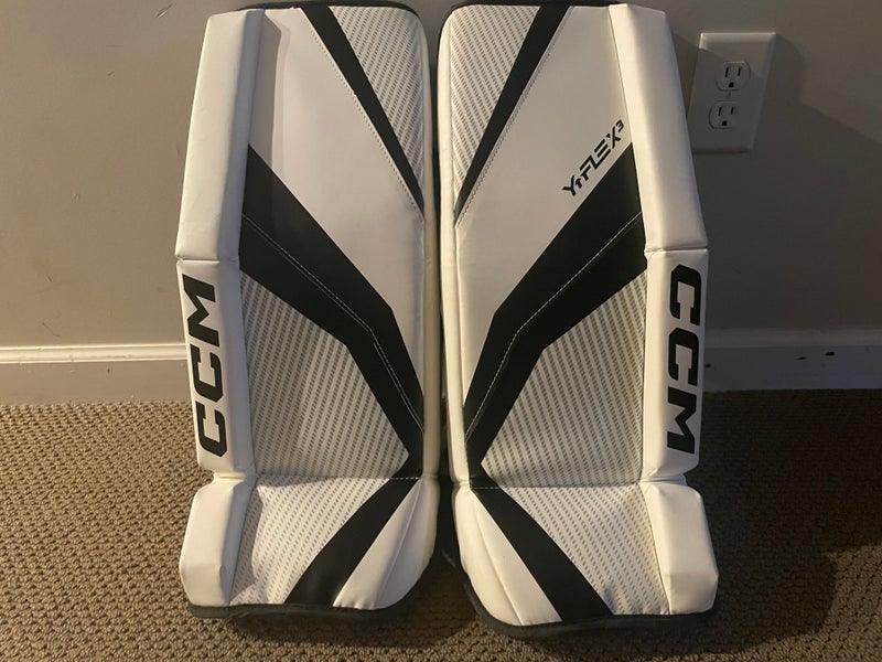 24" CCM YTFLEX 3 Goalie Leg Pads (New)