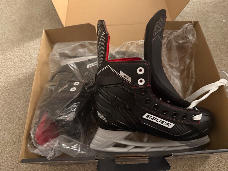 Bauer Ns Hockey Skates Regular Width Size 4 (New)