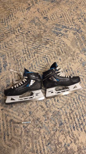 True Catalyst 7X4 Hockey Goalie Skates size 7 senior