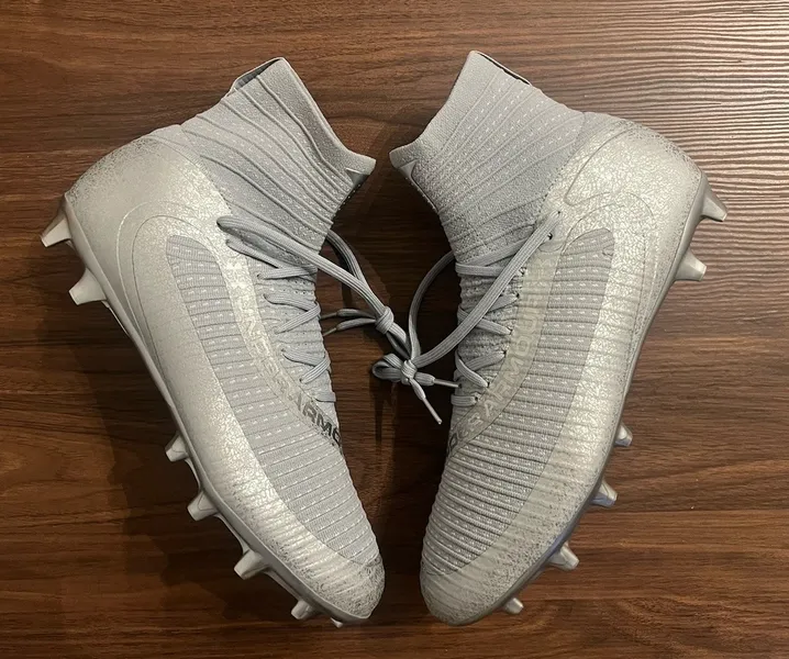Under Armour Men UA Highlight 2 MC Knit Football Cleats 3027304-099 Silver Sz9.5