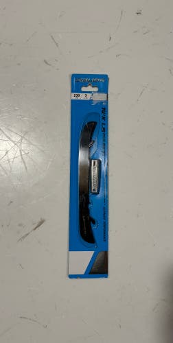 Brand New Bauer Pulse Ti Blades Size 3 
*Want Gone*