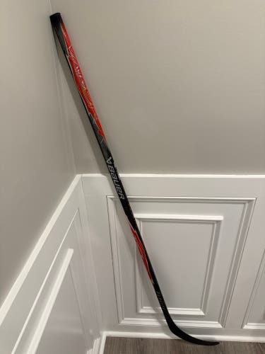 Senior Bauer Vapor FlyLite Right Handed Hockey Stick P92 77 Flex (New) Red