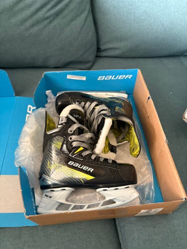 2023 Bauer Vapor X4 Hockey Skates 10.5 (Used)