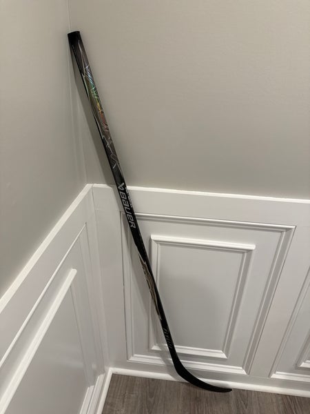 Intermediate Bauer Vapor FlyLite Right Handed Hockey Stick P92 (New)  55 Flex flex gray