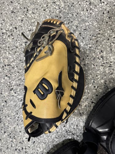 Wilson A2K RH Catcher's Glove 32.5" (Used)