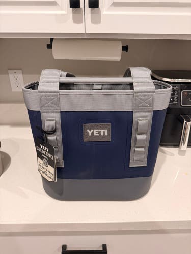 Adult Unisex Yeti Tote (New)