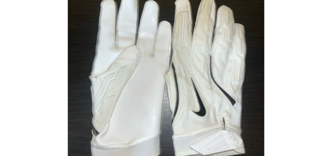 White XL Adult Nike Superbad 7.0 Gloves (Used)