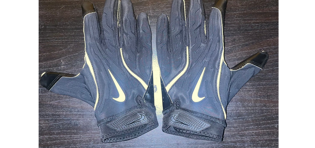 Black Adult XL Nike Superbad 7.0 Gloves (Used)
